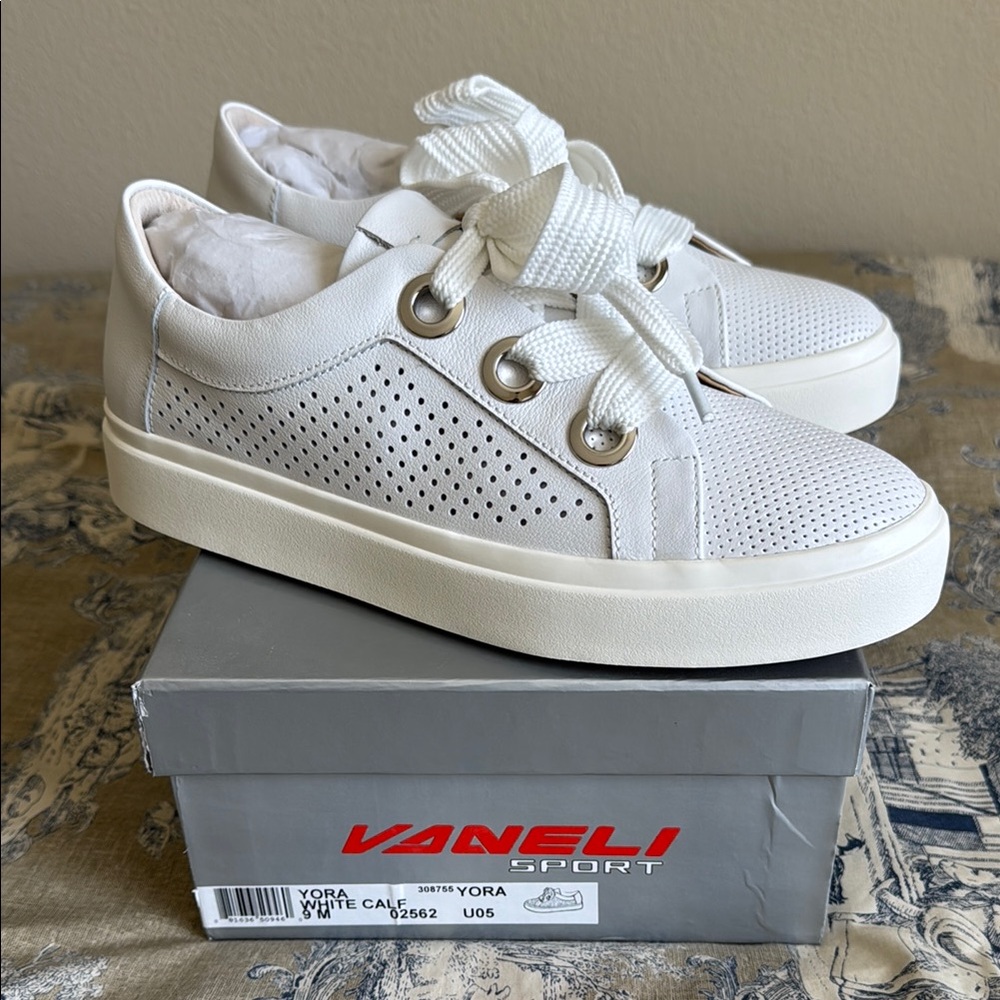 Vaneli White Sneakers with Breathable Mesh leather brand new never worn